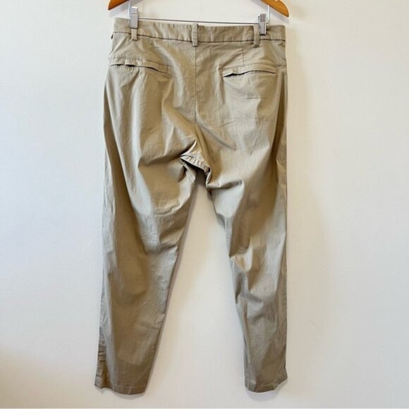 Lululemon Commission Pant Classic Swift Cotton in Tofino Sand - Picture 6 of 12